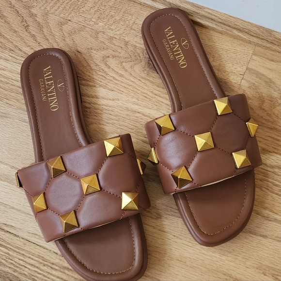 Authentic Valentino Rockstud Slides - Picture 7 of 14